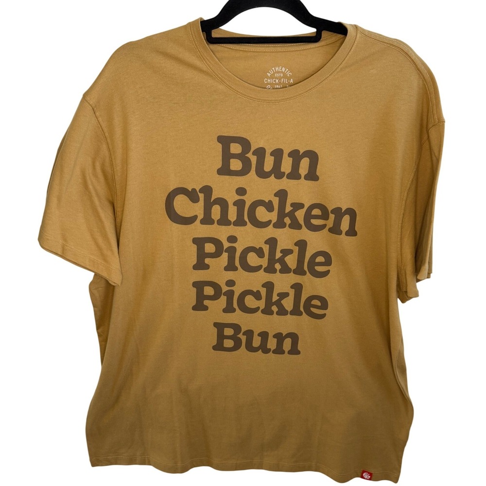 Chick-Fil-A Originals Men's 2XL Graphic T-Shirt‎ Bun Chicken Pickle Pickle Bun
